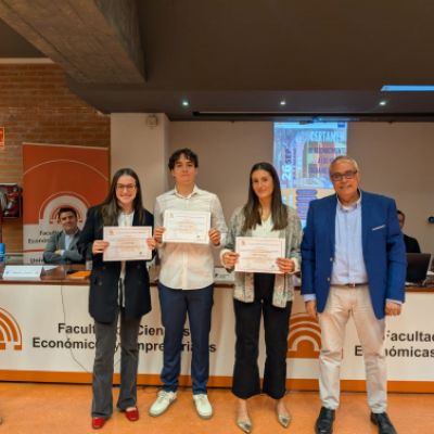 Entrega de premios al Mejor TFG Marketing e Investigación de Mercados 2024/2025