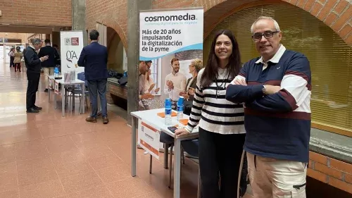 equipo de Cosmomedia I Feria de Empleo de la Facultad de Económicas