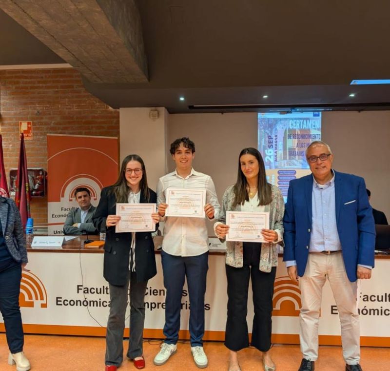 Premio al Mejor TFG 2024/2025 Marketing e Investigación de Mercados