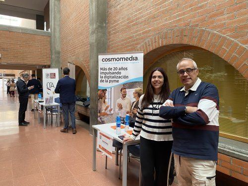Cosmomedia, en la I Feria de Empleo de la Facultad de Económicas