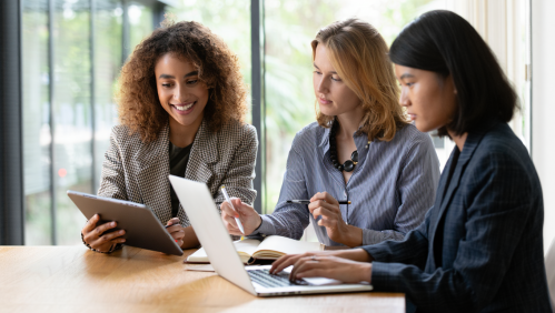 Información sobre la política de uso de IA y la formación interna necesaria en una empresa